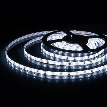 Светодиодная влагозащищенная лента Elektrostandard 4,8W/m 60LED/m 2835SMD холодный белый 5M a040996 Светодиодная влагозащищенная лента Elektrostandard 4,8W/m 60LED/m 2835SMD холодный белый 5M a040996